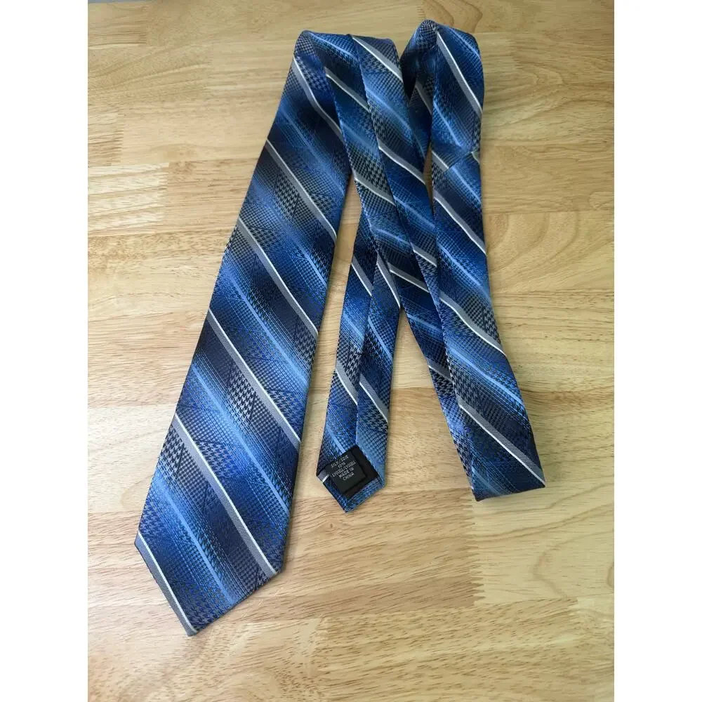 Van Heusen Silk Blend Men's Neck Tie Blue, Black & Silver Striped JL